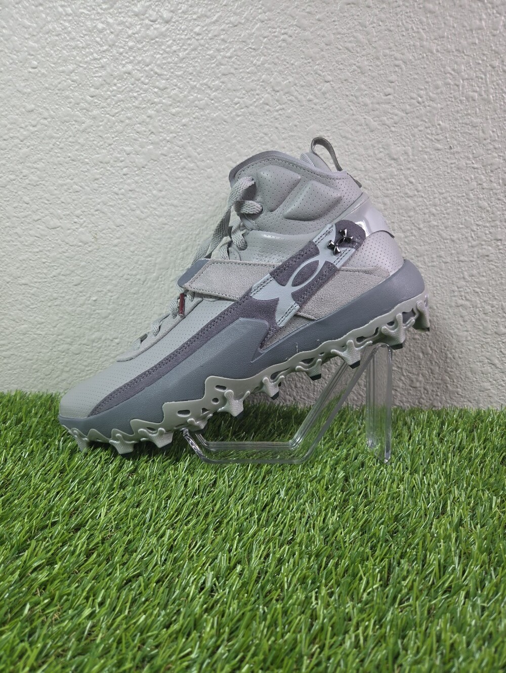 Under Armour Harper 10 Pro Mid TPU Baseball Cleats 6000715-0075 Mens Sz 10.5 New